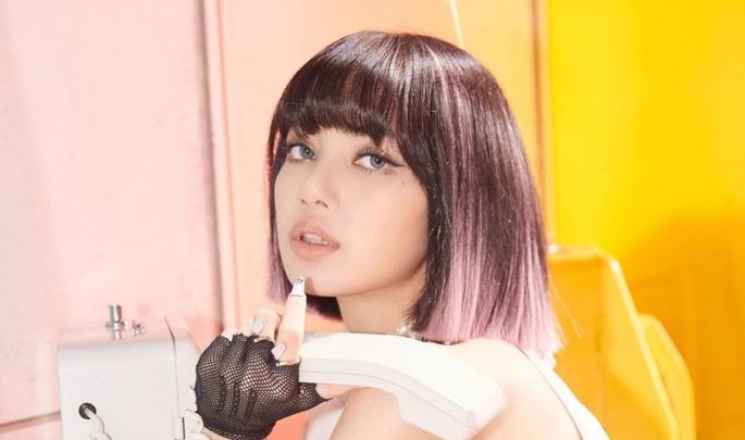 2 - Blackpink Members - Lisa